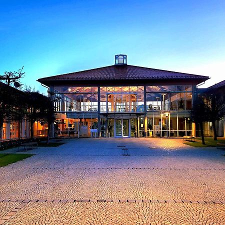 Sportschule Oberhaching Hotel Exterior foto