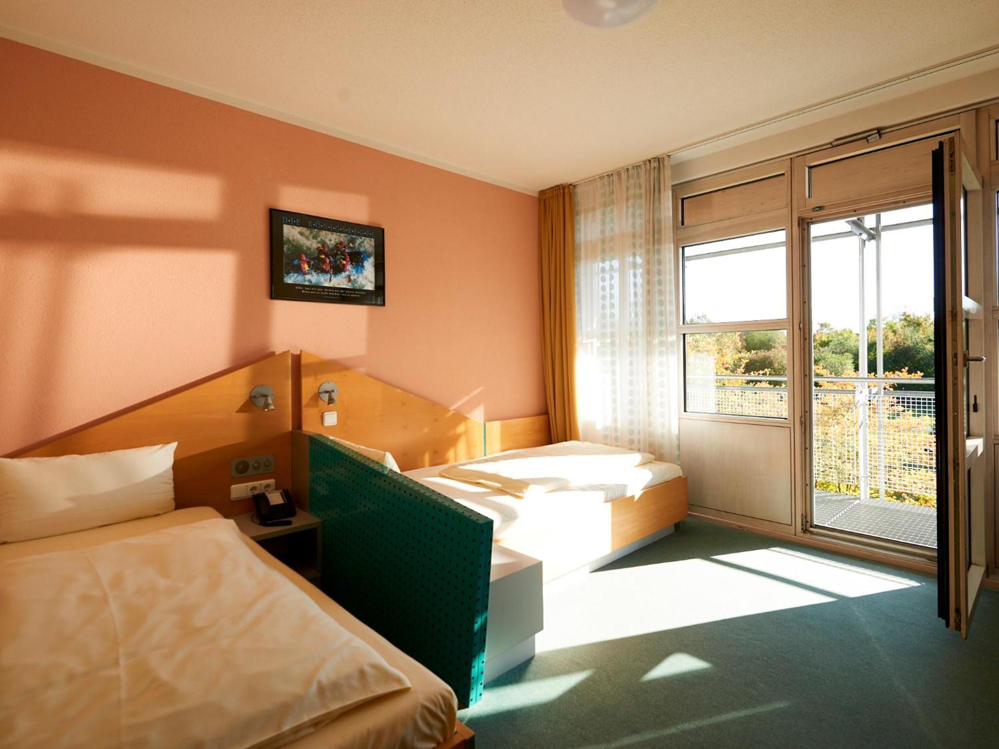 Sportschule Oberhaching Hotel Exterior foto